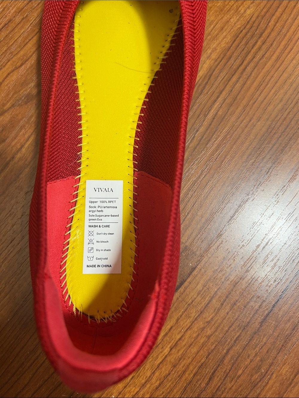 Vivaia Sz 38.5/US 7.5 Ballet Flats Knit Red Bow Accent EUC - Picture 2 of 10